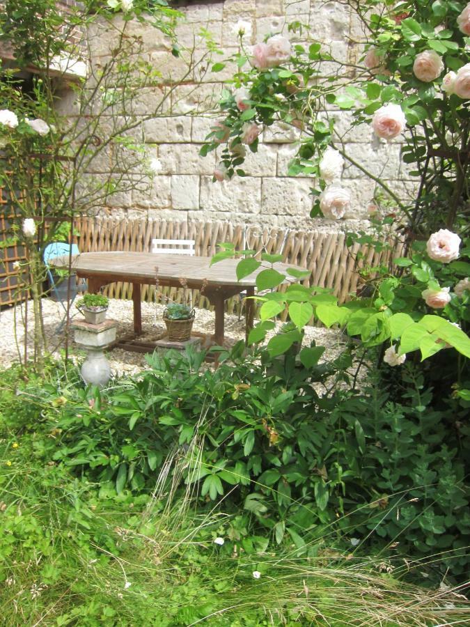 Bed and Breakfast Le Murmure de la Falaise à Beaumont-le-Roger Extérieur photo